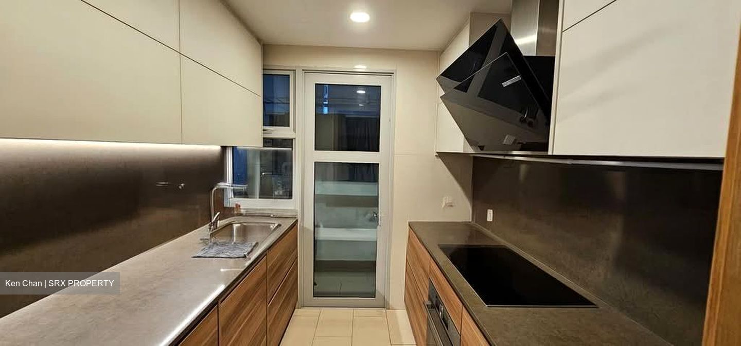 Clover By The Park (D20), Condominium #578645001